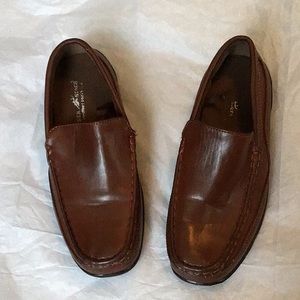 Size 3.5. Brown, dress shoes. Worn once.
